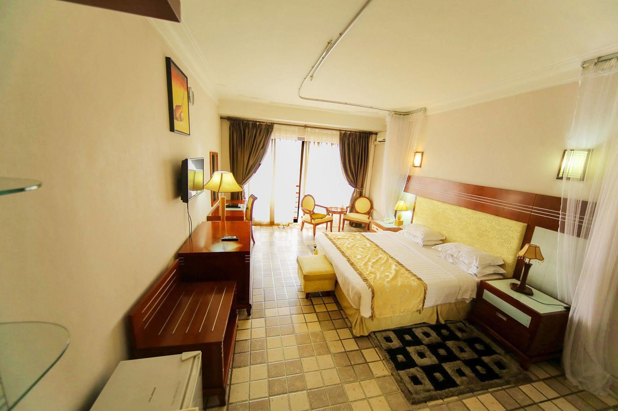 Hotel Africana Kampala Exterior photo